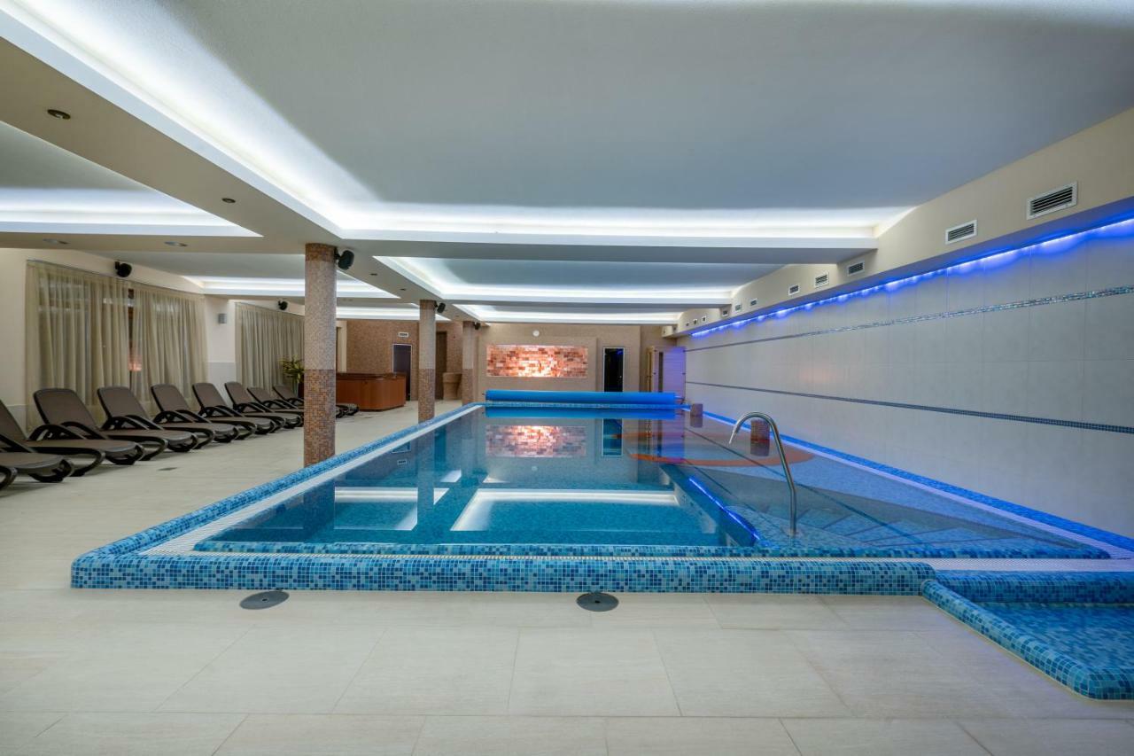 ÚjhartyánDoresz Wellness Panzio住宿加早餐旅馆 外观 照片