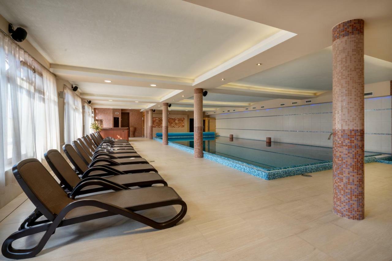 ÚjhartyánDoresz Wellness Panzio住宿加早餐旅馆 外观 照片